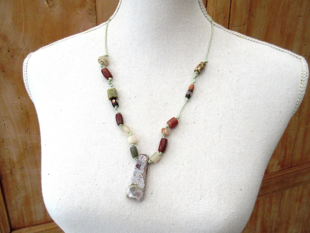 Exotic, ethnic necklace, African beads and crazy lace agate cabochon!! – photo 7